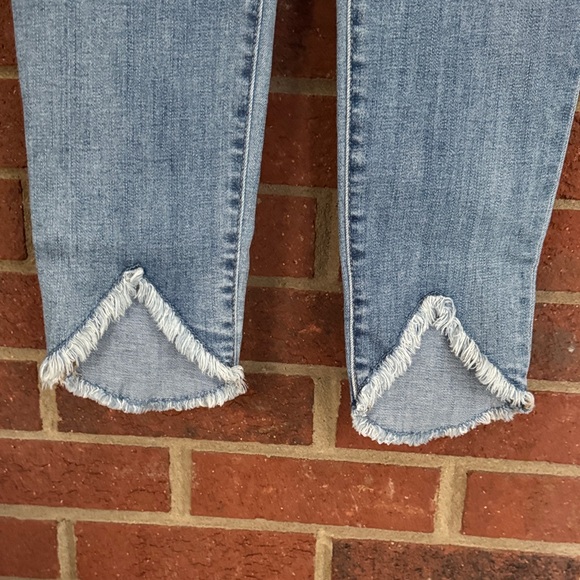 Chico's Light Blue Pull On Ankle Jegging - Picture 3 of 8